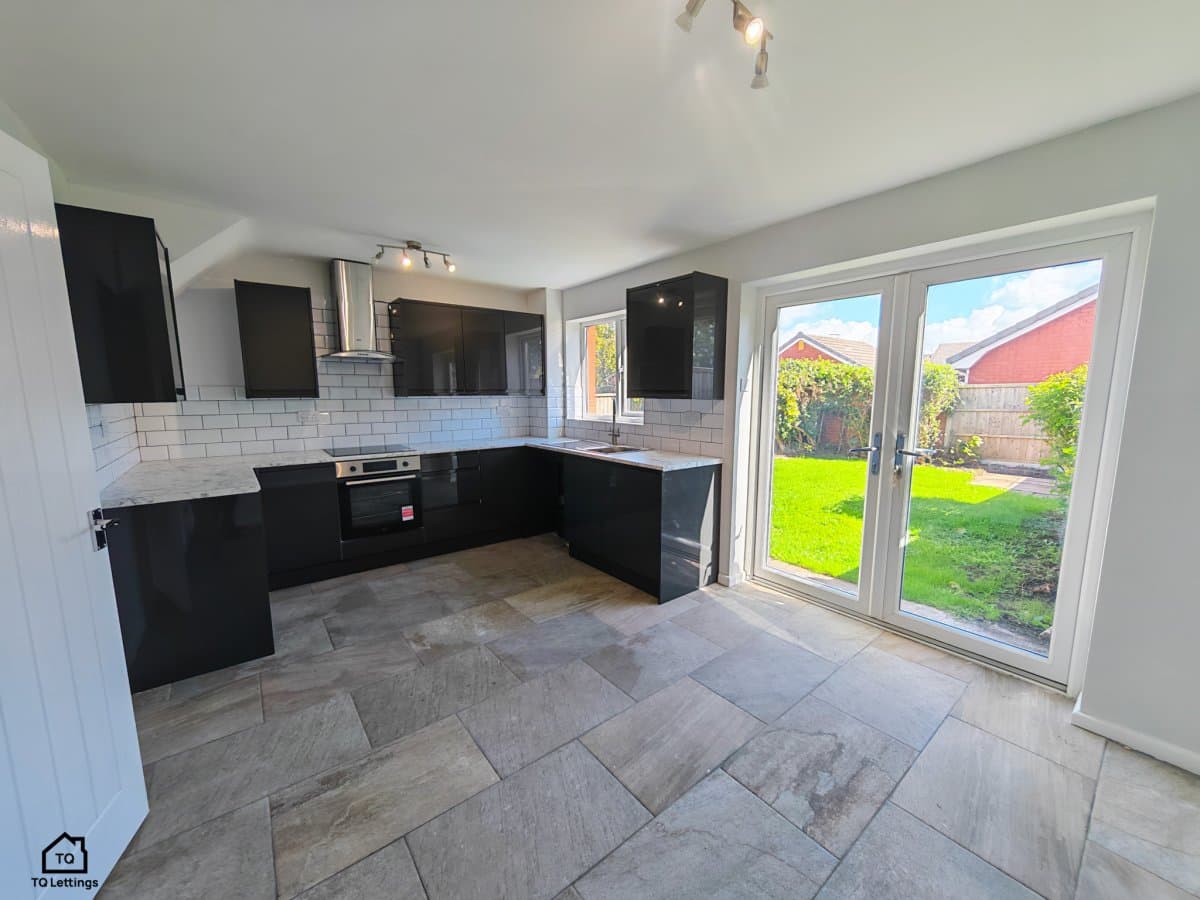 Clovelly Grove, Brookvale, WA7, photograph 2